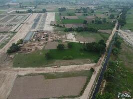 Alto ângulo Visão com zangão do oeste marina habitação sociedade dentro Lahore Paquistão em novembro 07, 2023 foto