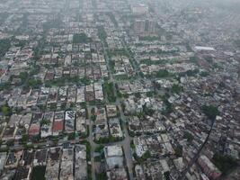 lindo residencial áreas dentro Lahore com zangão em novembro 18, 2023 foto