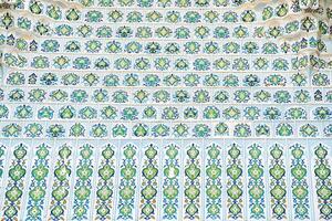 geométrico tradicional islâmico ornamento. fragmento do uma cerâmico mosaico. foto