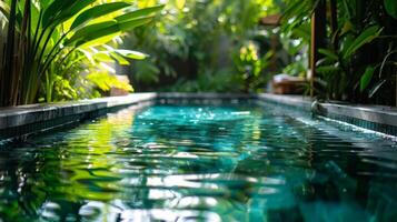 levar uma mergulho dentro a ao ar livre piscina cercado de exuberante vegetação e aquecer dentro a caloroso Sol às a luxuoso cama e café da manhã foto