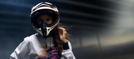 ai gerado menina dentro uma motocicleta capacete generativo ai foto