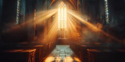brilhante raios do luz penetrante através a janelas do a Igreja foto