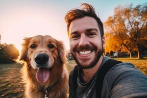 selfie do uma homem com uma cachorro dentro a parque foto