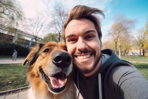 selfie do uma homem com uma cachorro dentro a parque foto