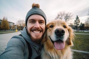 selfie do uma homem com uma cachorro dentro a parque foto