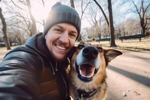 selfie do uma homem com uma cachorro dentro a parque foto