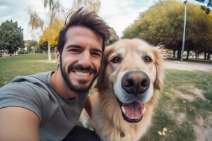 selfie do uma homem com uma cachorro dentro a parque foto