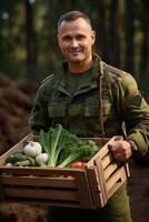 agricultor segurando legumes e frutas dentro dele mãos foto