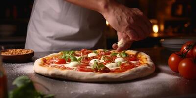 chefe de cozinha fazer pizza fechar-se foto