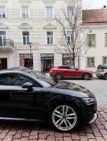 Lituânia, Vilnius, abril 4, 2024 - Preto cupê audi tt foto