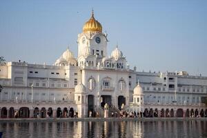 Visão do detalhes do arquitetura dentro dourado têmpora - Harmandir sahib dentro amritsar, punjab, Índia, famoso indiano sikh marco, dourado têmpora, a a Principal santuário do sikhs dentro amritsar, Índia foto