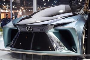 noida, uttar Pradesh, Índia, 28 novembro 2023- a futurista dirigindo sozinho totalmente Autônomo elétrico, diesel e gasolina carro exibido às a auto expo 2023. criativo carro projetado para automóvel futuro. foto