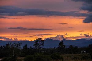 vulcão chimborazo, equador ao pôr do sol foto