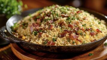 uma tentador aroma preenche a ar Como uma prato do brasileiro farofa é trouxe para a jantar mesa. a co grãos do torrado mandioca farinha estão estudado com pedaços do saborear foto