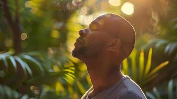 uma homem praticando atenção e profundo respiração exercícios dentro uma belas paisagístico jardim abraçando a pacífico atmosfera e achando interior calma foto