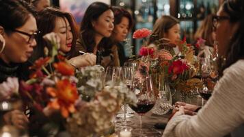 grupos do amigos e casais reunir por aí a mesa bebericando em vinho e obtendo perdido dentro a meditativo processo do floral Projeto. 2d plano desenho animado foto