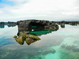 túneis de lava, ilha isabela, galápagos foto