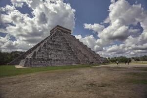 a pirâmide de chichen itza foto