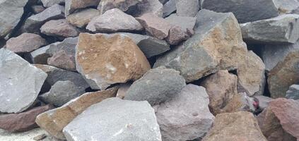 foto do uma ampla pilha do pedras