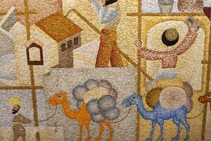 1 cerâmico mármore mosaico. concreto produtos coberto com pequeno cerâmico azulejos foto