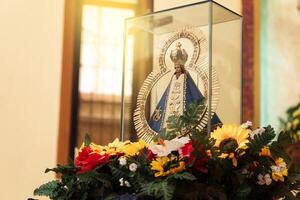 réplica do a estátua do nosso senhora do suyapa dentro a san isidro catedral dentro la ceiba, Honduras. foto