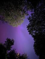 norte luzes, aurora boreal acima Galway cidade dentro Irlanda, natureza fundo, noite céu papel de parede foto