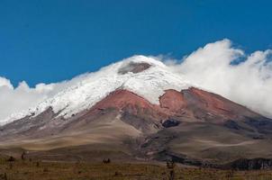 o vulcão cotopaxi foto