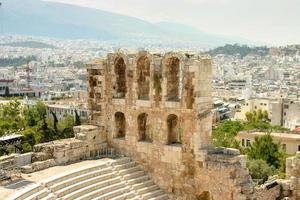 trabalho de restauração sendo feito no anfiteatro em atenas, grécia foto