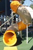 Itens para jogos e Esportes em a Parque infantil dentro a cidade parque. foto