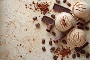 baunilha gelo creme bolas com café feijões e chocolate peças. cópia de espaço foto