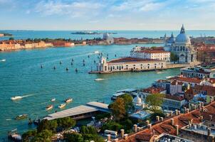 Visão do Veneza lagoa e santa maria della saudação. Veneza, Itália foto