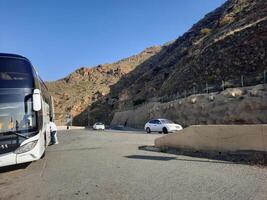 al bahá, saudita Arábia, 12 abril 2024 - lindo dia Visão do rei fahd estrada dentro Sarawat montanhas perto al baha, saudita arábia. foto