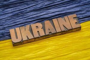 Ucrânia - palavra dentro vintage impressão tipográfica madeira tipo foto