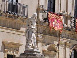 detalhe do Ortigia a Principal catedral dentro Siracusa Siracusa cidade dentro Sicília, Itália foto