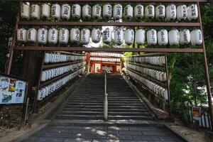 nacional Tesouro kibitsu Jinja, uma xintoísmo santuário reconstruído dentro 1425 e localizado dentro kibitsu, tudo bem, Japão, é bem conhecido para a narukama ritual e a origem do folk conto, momotaro. foto