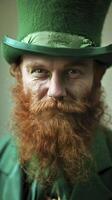 ai gerado examinar a tradições associado com st. patrick's dia. vestindo verde chapéu e vestir foto