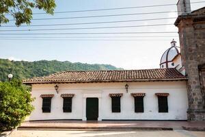 histórico catedral do nosso senhora do a rosário construído dentro a Dia 17 século dentro a herança Cidade do honda localizado às a departamento do tolima dentro Colômbia foto