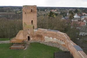 Czersk, Polônia - marcha 24, 2024 - castelo do masoviano duques - torre, defensiva parede e pátio foto