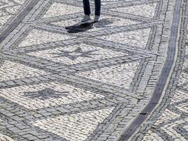 mosaico calçada calçada dentro Aveiro pictoresco Vila rua visualizar, a Veneza do Portugal foto