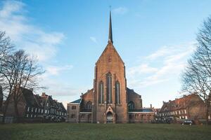 mosteiro dentro a beguinar área do Gante, Bélgica. histórico esquecido parte do a cidade. uma Igreja para honra a senhor foto