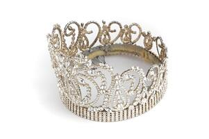 coroa ou tiara isolado em uma branco fundo foto