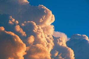 lindo Visão do a terra e céu - surpreendente céu com nuvens foto