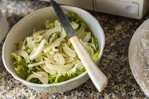 salada de vegetais saudável foto