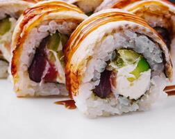 delicioso Canadá Sushi lista com teriyaki foto