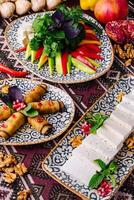 colorida meio Oriental mezze prato foto