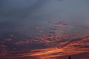 pôr do sol dentro a Países Baixos foto