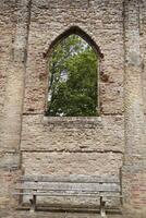 arruinado igreja, ruínas do uma Igreja este estava uma vez atingido de relâmpago dentro oude Niedorp, a Países Baixos foto