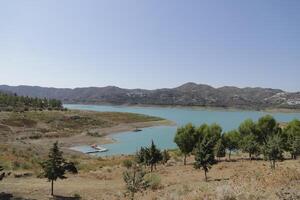 lago las prefeitolas, Periana, Espanha foto