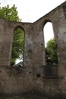 arruinado igreja, ruínas do uma Igreja este estava uma vez atingido de relâmpago dentro oude Niedorp, a Países Baixos foto