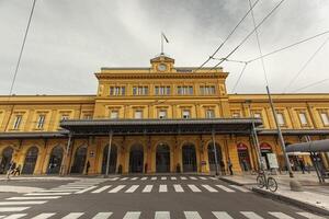 Modena Itália 1 Outubro 2020 trem estação dentro Modena Itália foto